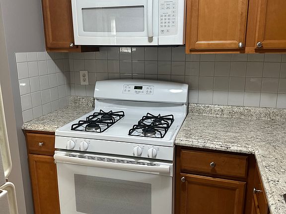 3rd image of 1262 Rodman St #3