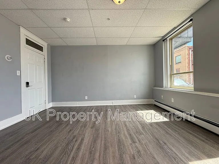 809 15th St #104 — Photo 5