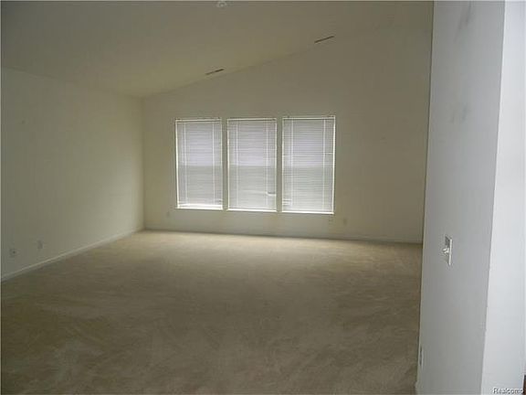 5th image of 550 Dockside Cir #1