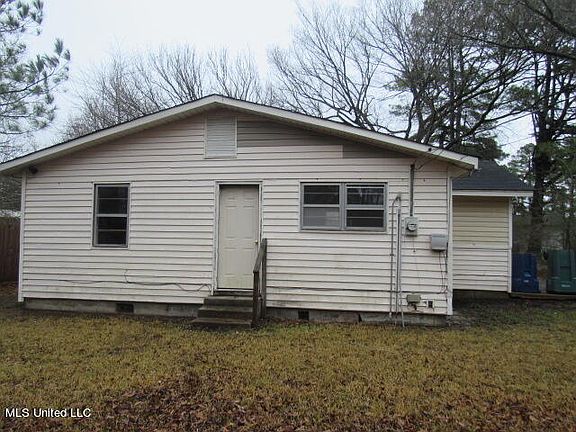 2nd image of 301B Armstrong St