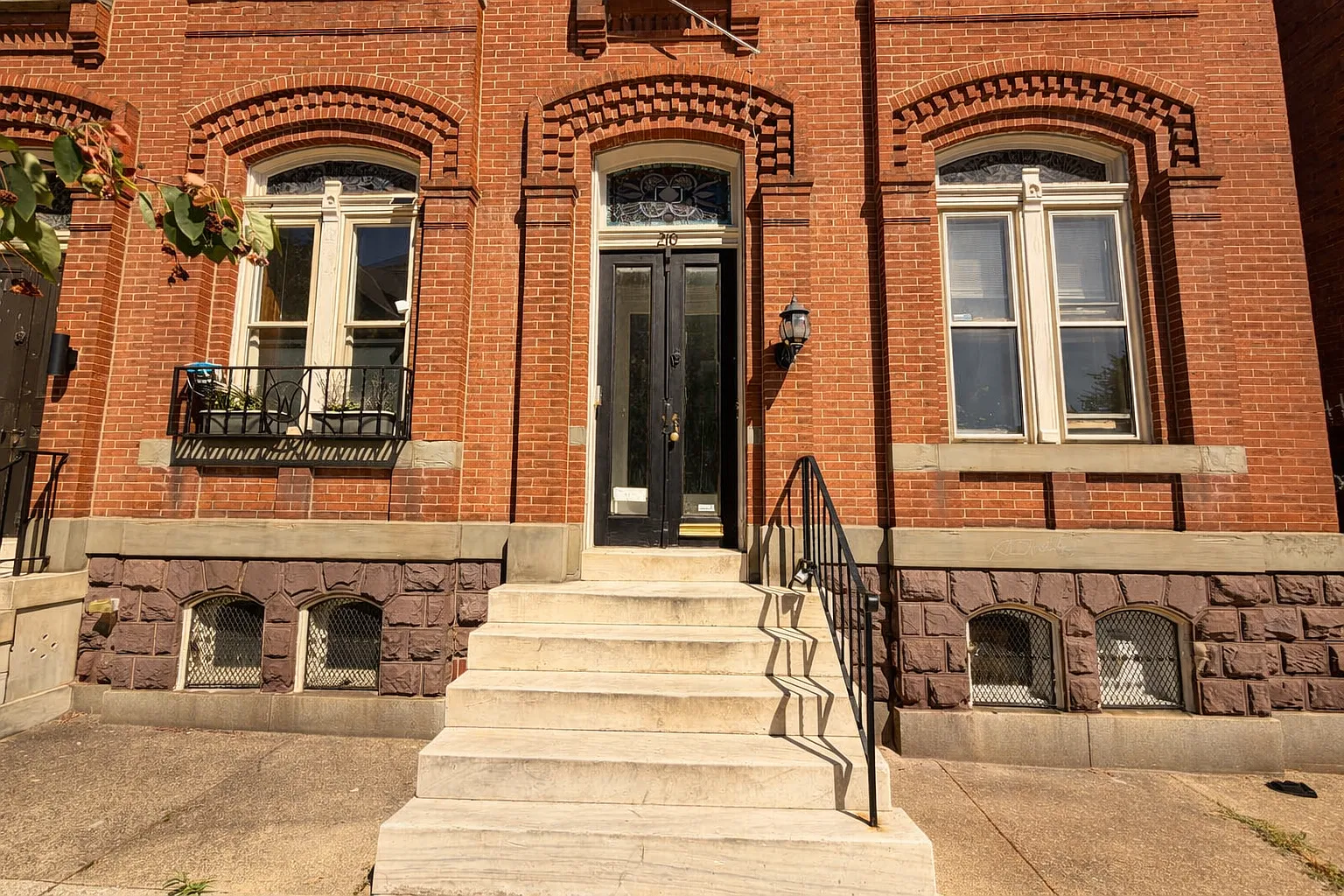 210 Laurens Street - 3 — Photo 1