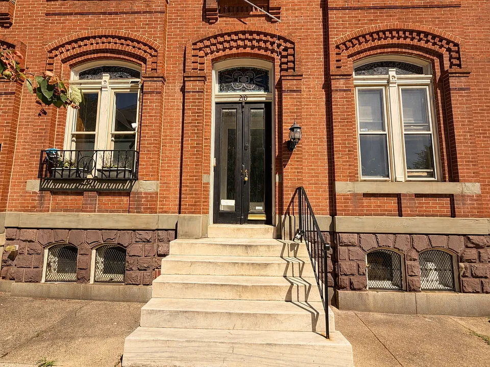 210 Laurens St #3