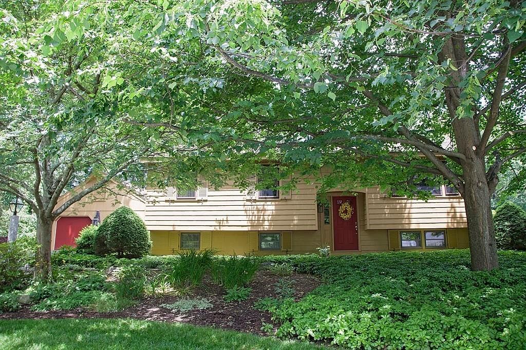 449 Underwood St, Holliston, MA 01746 Zillow