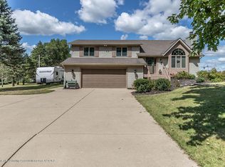 9996 Clark Rd, Grand Ledge, MI 48837