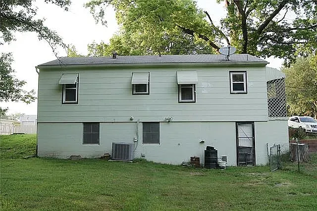 1317 Ottawa St — Photo 9
