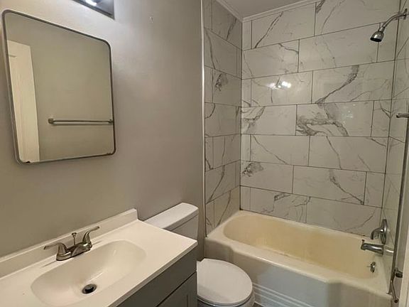 5th image of 511 Memorial Park Dr APT A