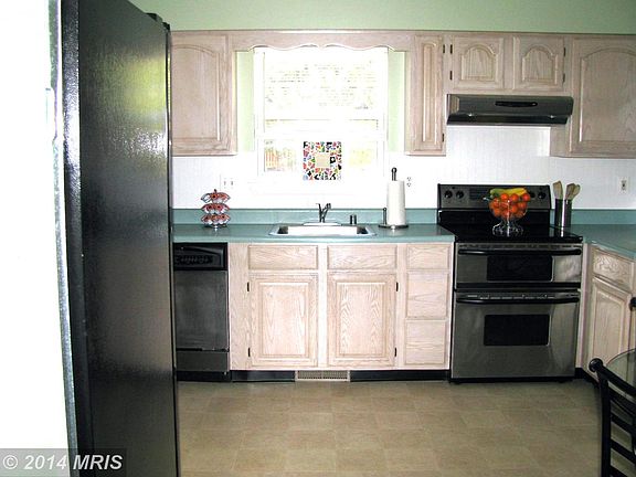 3rd image of 1906 Bowen Way