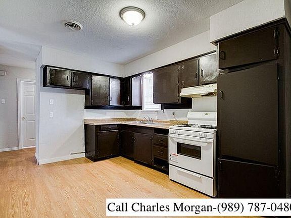 2nd image of 2006 Mount Pleasant Dr