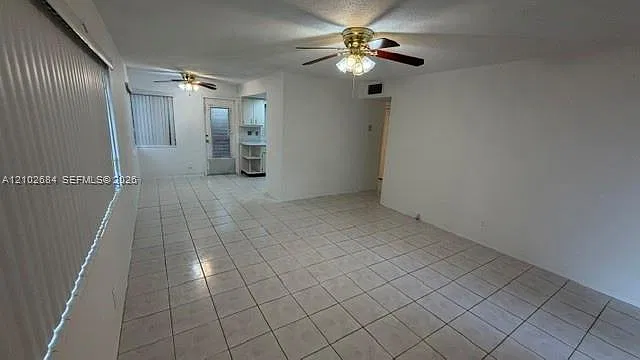 Royal Terrace Condominium — Photo 4