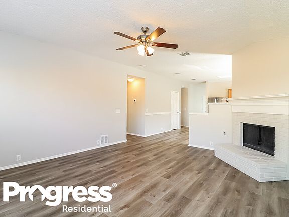 3rd image of 3008 Vicksburg Ln