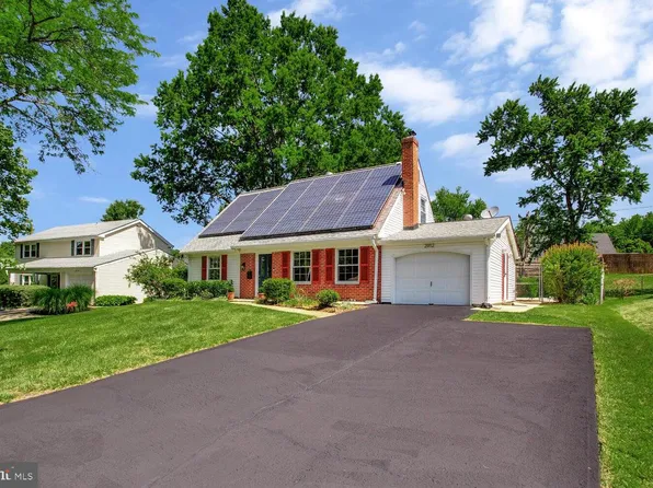 2912 Barrister Ln, Bowie, MD 20715