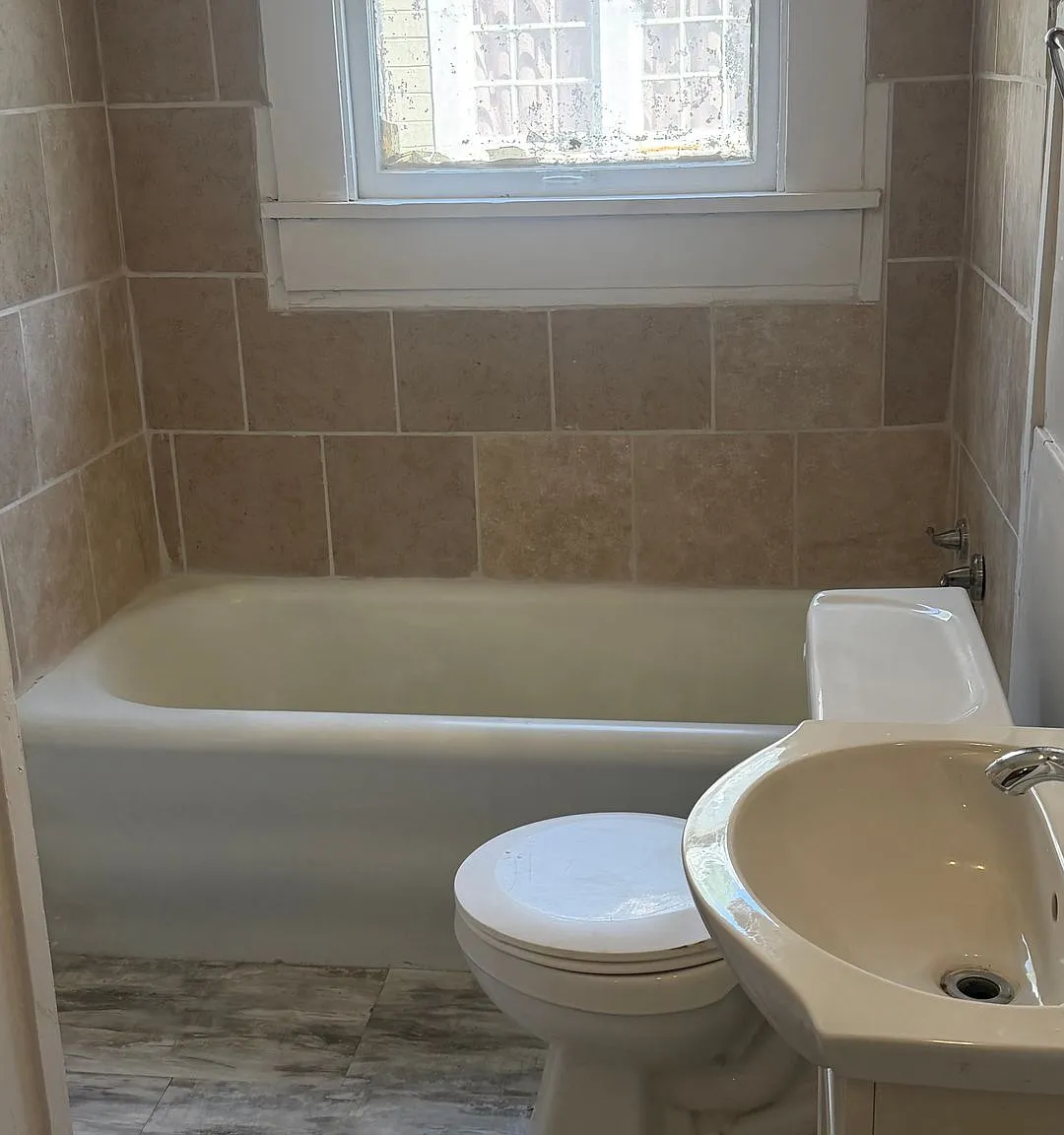 2412 Pinehurst Blvd Unit 2 — Photo 4