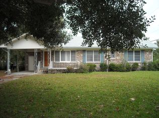 4 Paradise Dr, Savannah, GA 31406