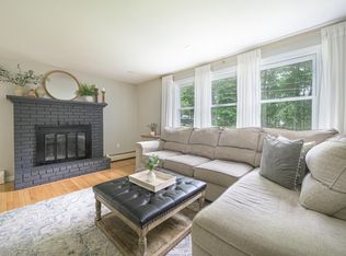 28 Devonshire Rd, Atkinson, NH 03811