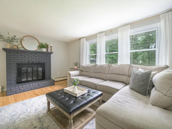 28 Devonshire Road, Atkinson, NH 03811