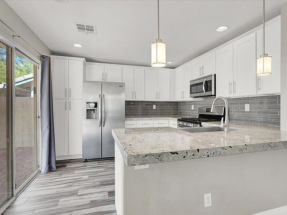 4th image of 2058 Smoketree Village Cir