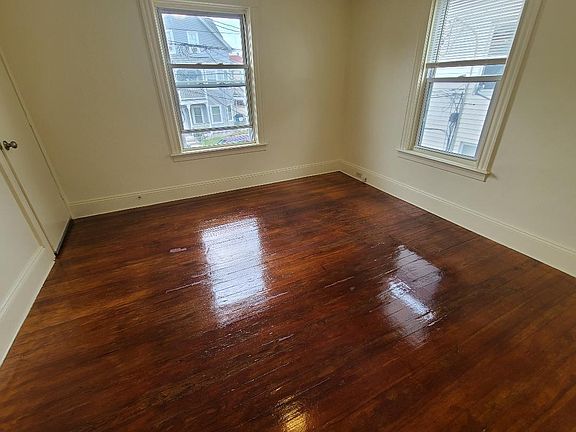 5th image of 131 Illinois St Floor 1