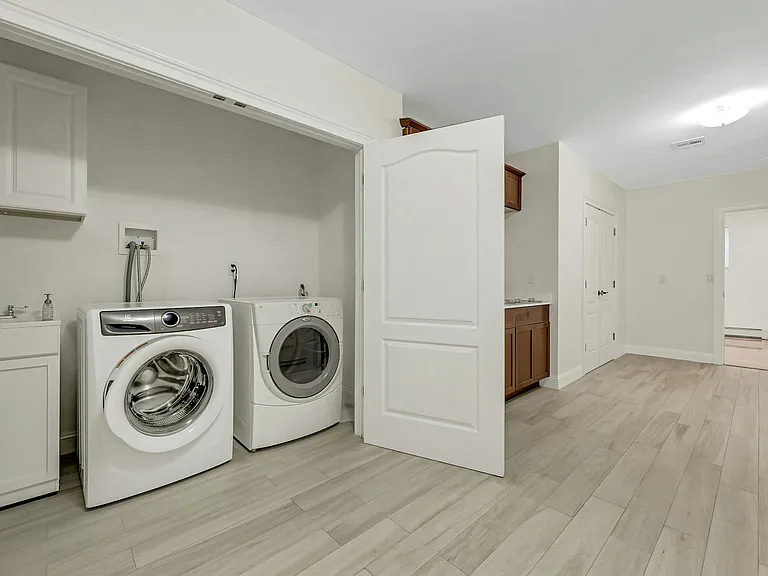 268 Center St — Photo 33