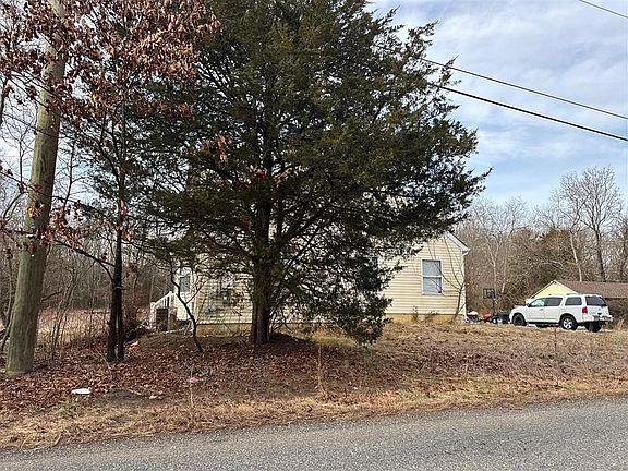 3rd image of 1905 Williamstown Rd