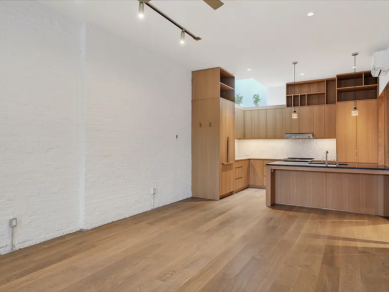 316 Wall St #2 — Photo 7