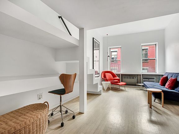 4th image of 23 Waverly Pl APT 5F