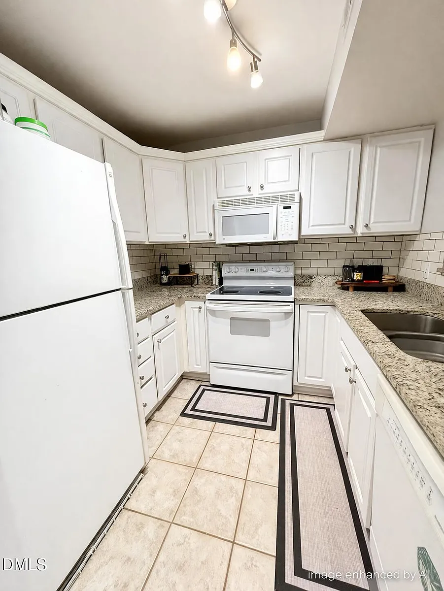 Building Photo - 1211 Westview Ln #101