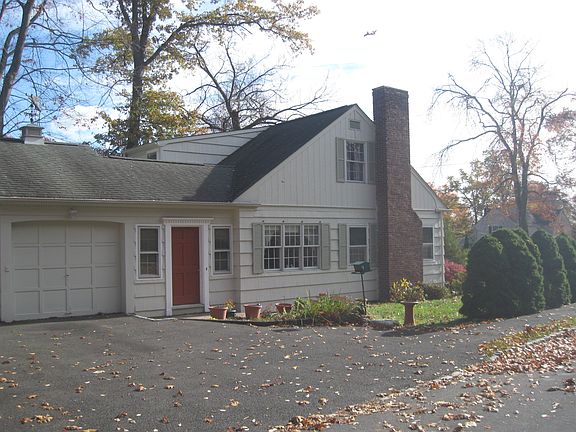 2nd image of 16 Stony Hill Pl