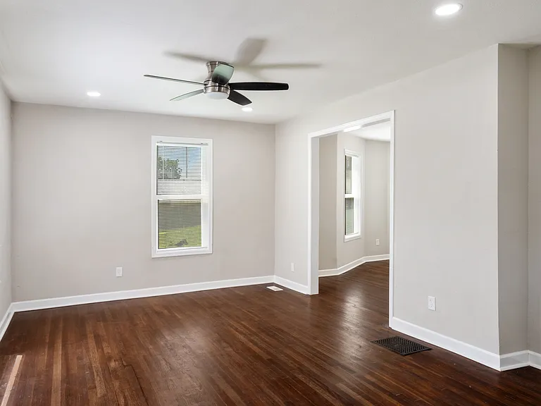3032 Wayne Ave — Photo 21