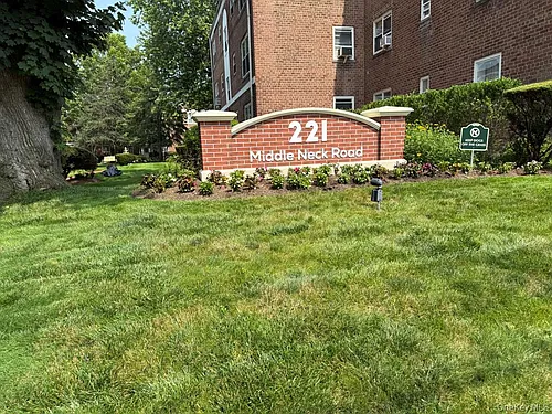 221 Middle Neck Rd #C1 Photo 1 221 Middle Neck Rd #C1 Photo 1