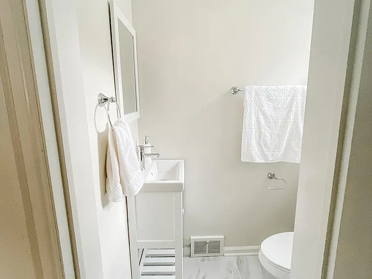 5404 Ingersoll Ave — Photo 27