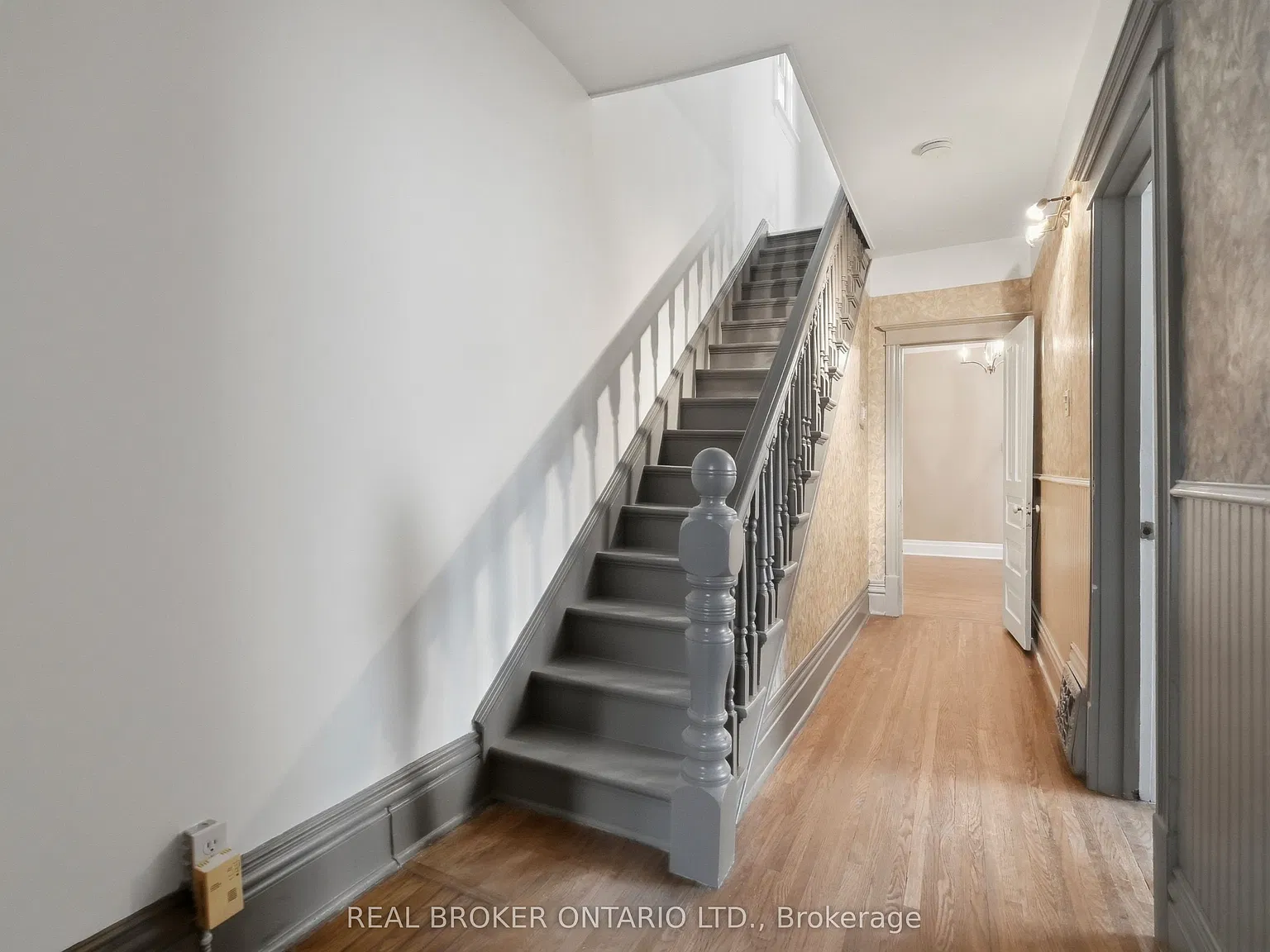 4 bed, $2,300 — Photo 3