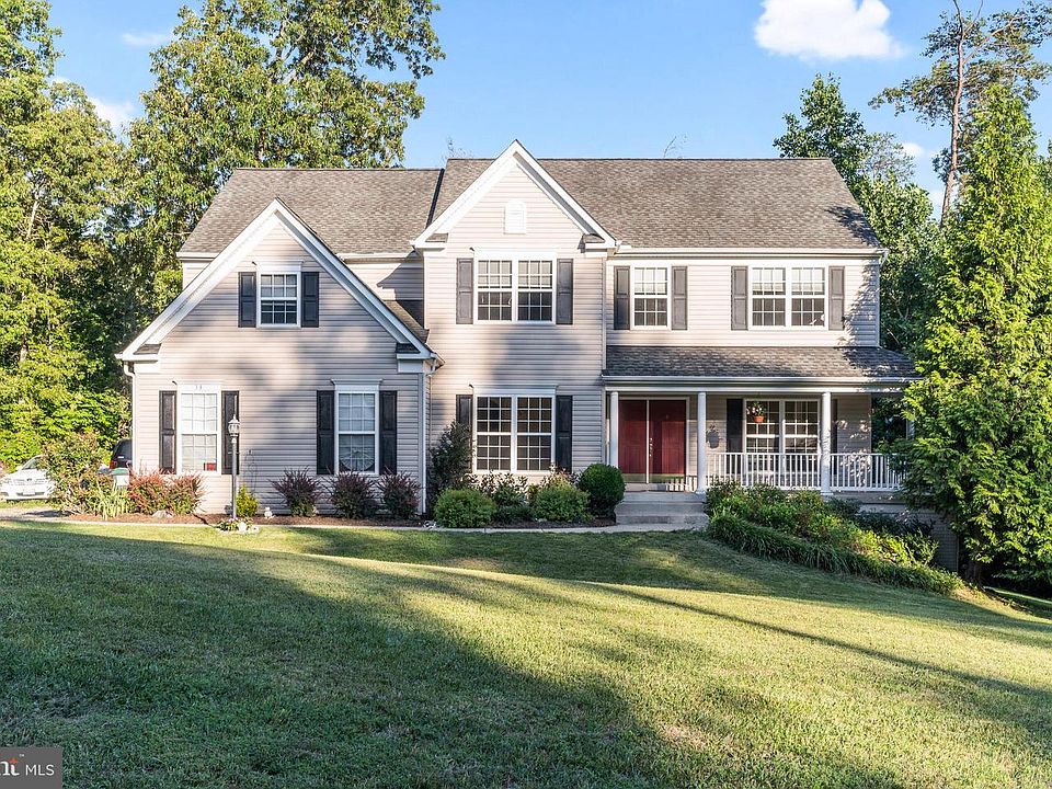 1st image of 33 Piney Hill Ln