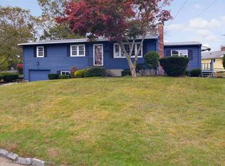 126 Paula Dr, North Kingstown, RI 02852