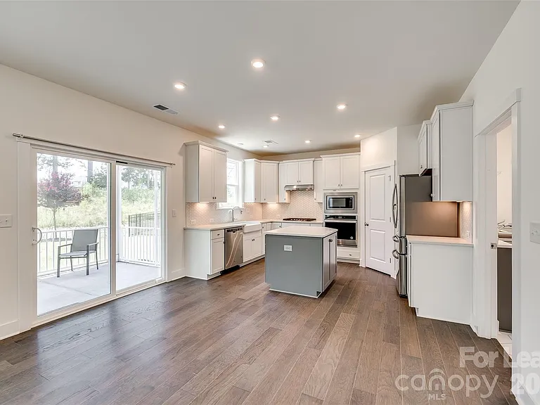 1540 Striped Bass Ln — Photo 9