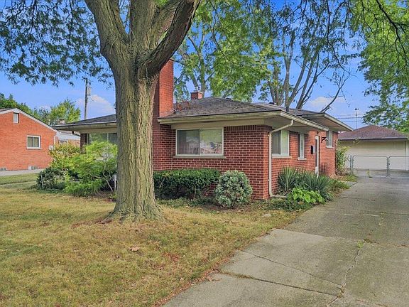 4th image of 27445 Buckingham St