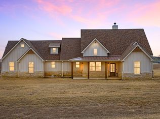 476 Silver Leaf Dr, Sunset, TX 76270