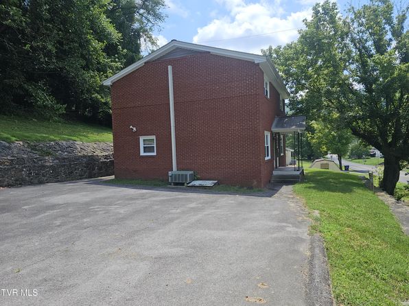 232 Reed Hollow Rd #1