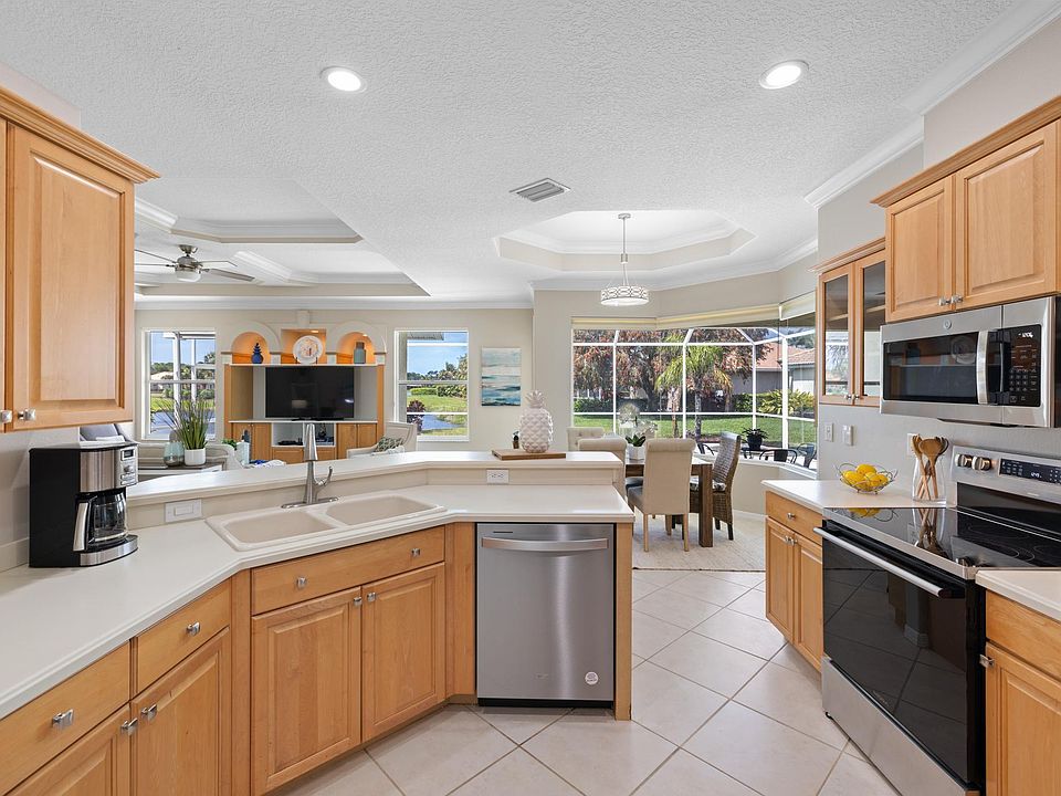 1st image of 4871 Sabal Lake Cir