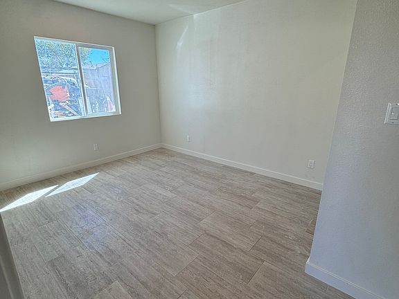 5th image of 45126 Redwood Ave #45130