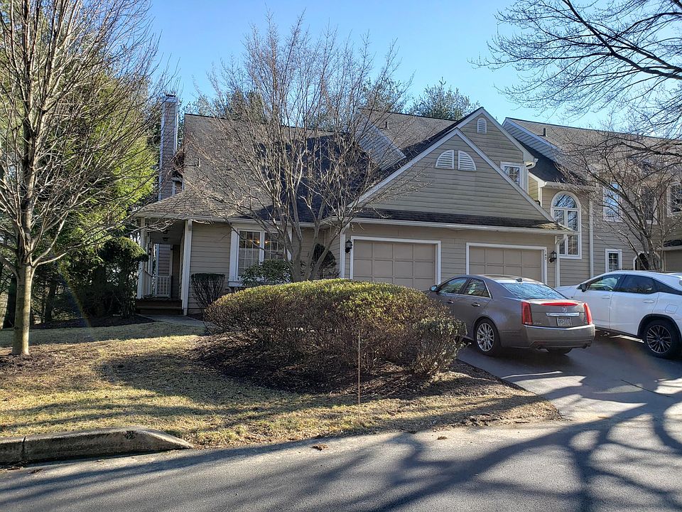 141 N Village Ln, Chadds Ford, PA 19317