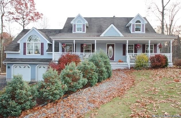 1st image of 31 Whispering Oaks Dr