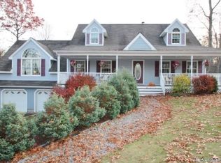 31 Whispering Oaks Dr, Plattekill, NY 12528