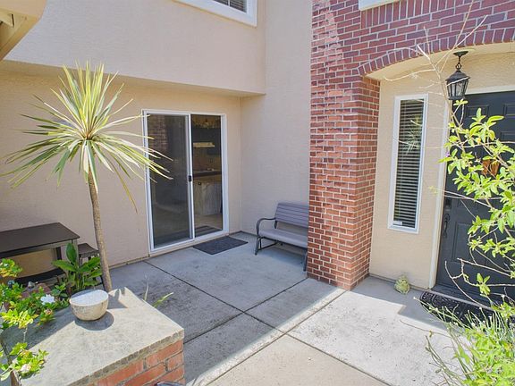 3rd image of 3049 Mammoth Way