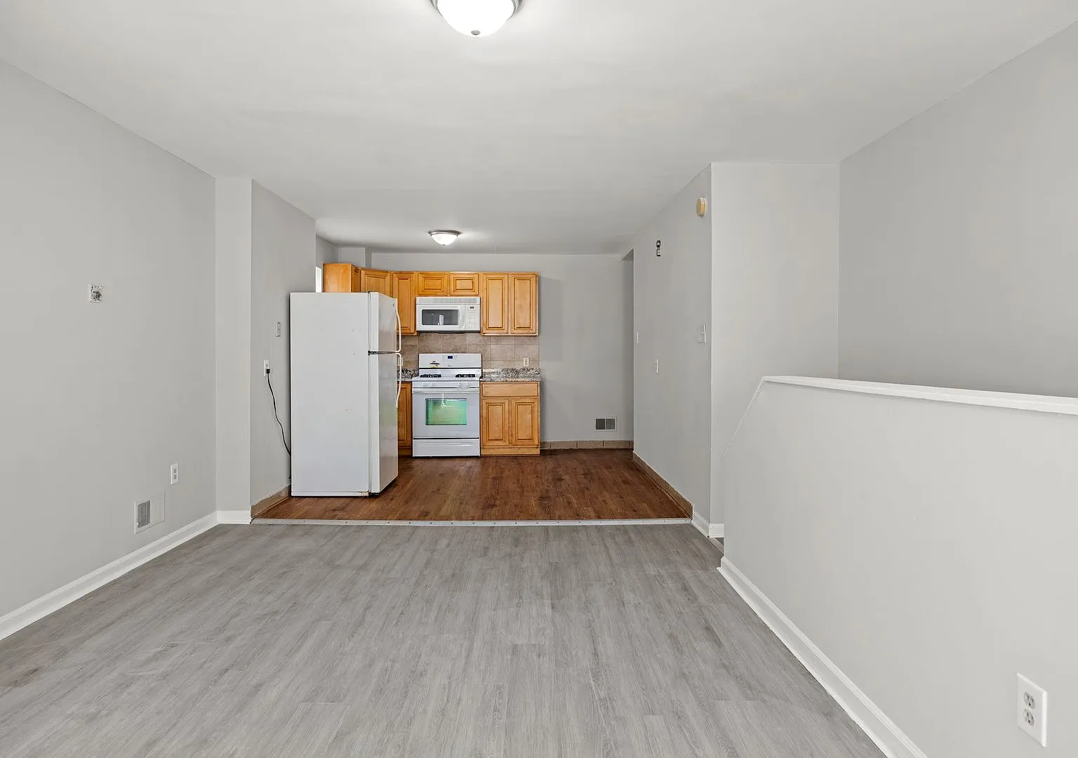 4831 Longshore Ave — Photo 1