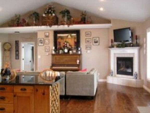 2nd image of 170 Fair Hills Cir