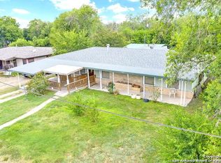 215 Graham Rd, Kenedy, TX 78119