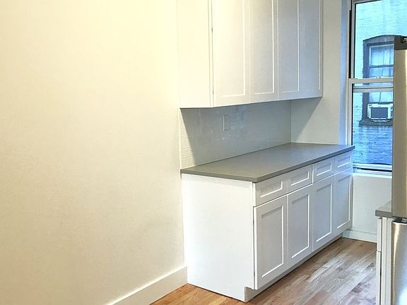 4th image of 3070 32nd St APT 15