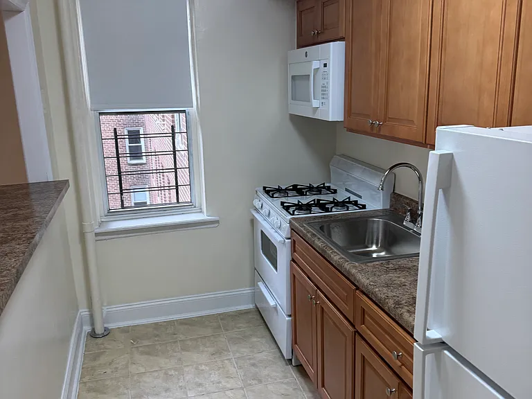 1487 Shore Pkwy #5B — Photo 2