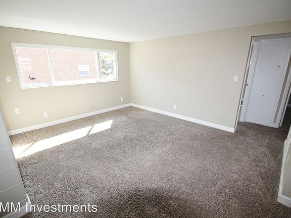 3rd image of 292 Broadmeadows Blvd APT C