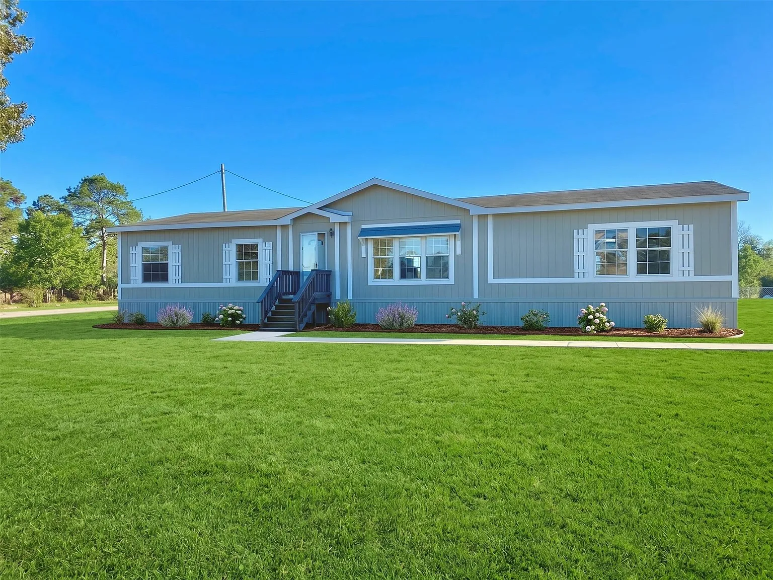 4 bed, 2.0 bath, 1980 sqft, $1,750 — Photo 1
